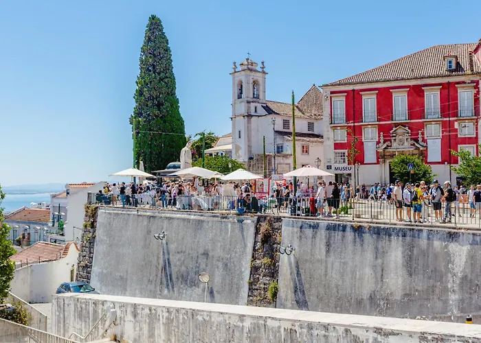 Visit Lisbon4fun - Alfama Lisboa