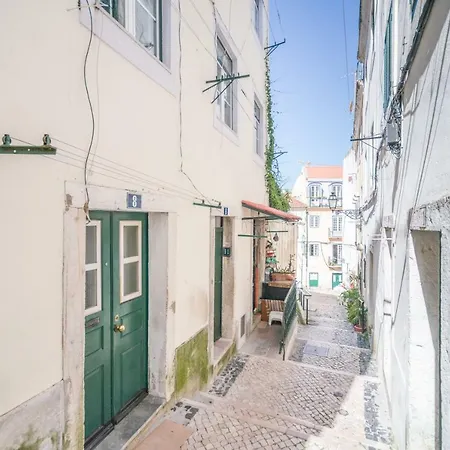 Visit Lisbon4fun - Alfama * Lisbon