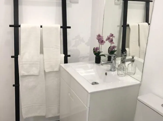 Visit Lisbon4fun - Alfama Appartement *